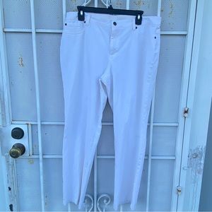 Chicos size 3 regular XL (US 16) straight leg white jeans front zip W34+”XL29”